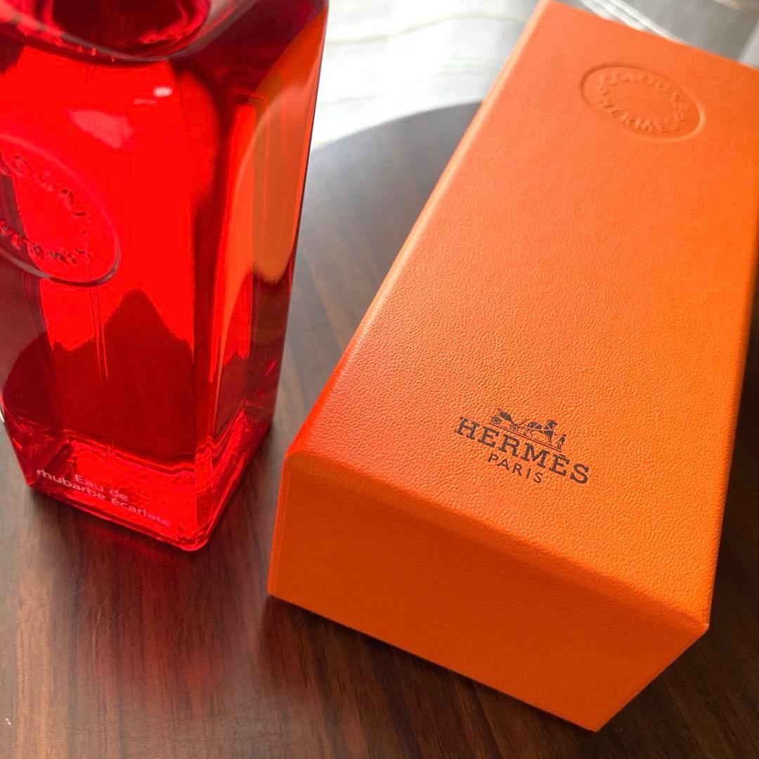 香水(女性用) HERMES Eau de rhubarbe ecarlate 100ml