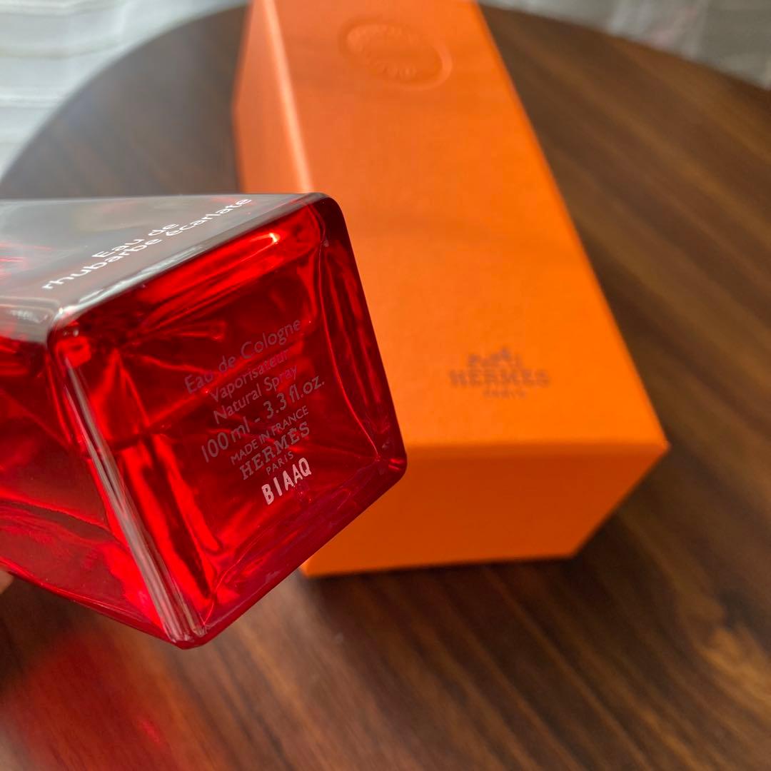 香水(女性用) HERMES Eau de rhubarbe ecarlate 100ml