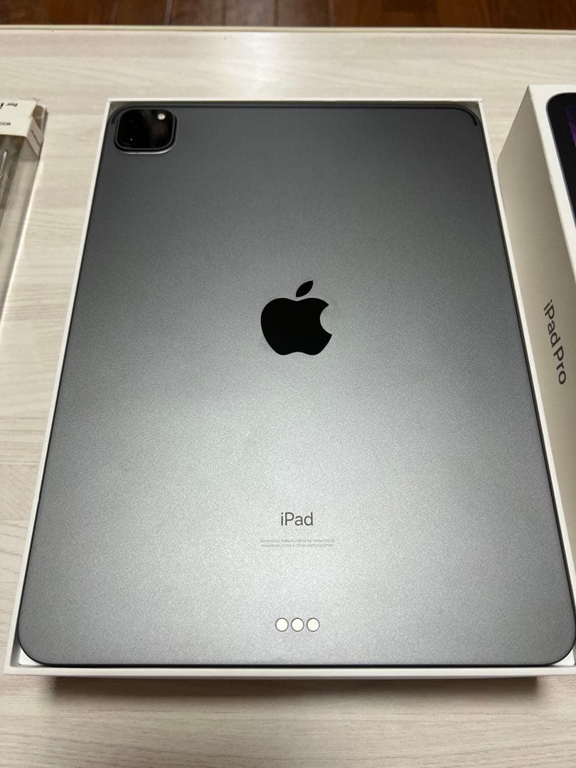 iPad pro 11インチ　(第二世代) 極美品 ELECOMフィルム、