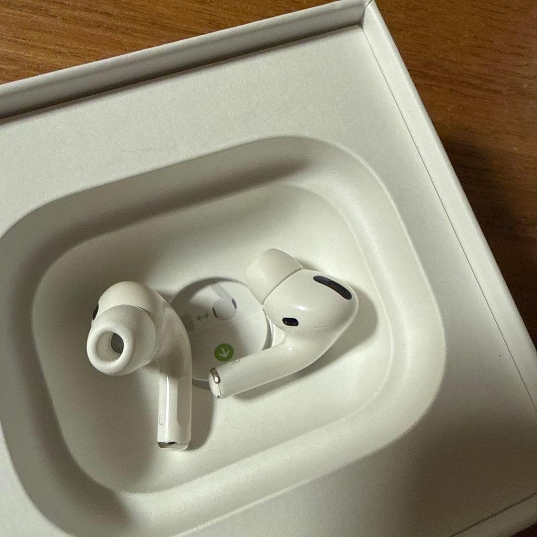 大値下げ‼️AirPods Pro 本体なし両耳イヤホンと付属品あり