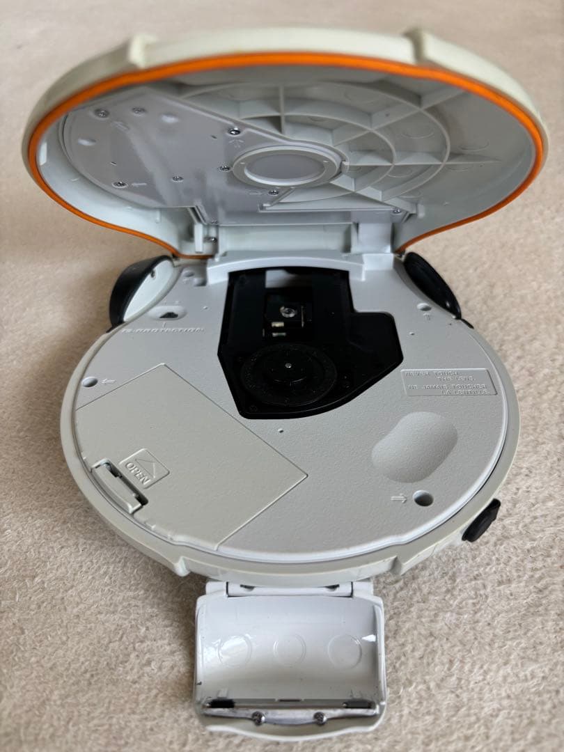 ⭐️週末限定値下げ　SONY SPORTS CD WALKMAN D-SJ301