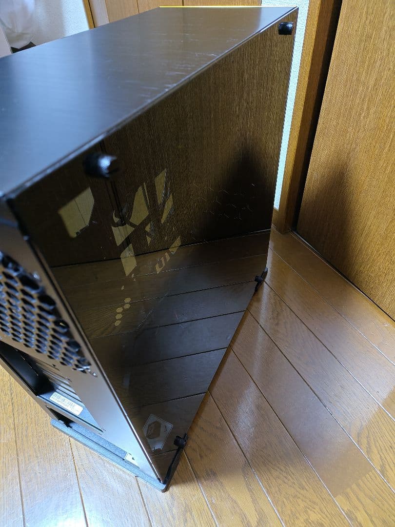 In Win 805 ゴールド サイドガラス PCケース