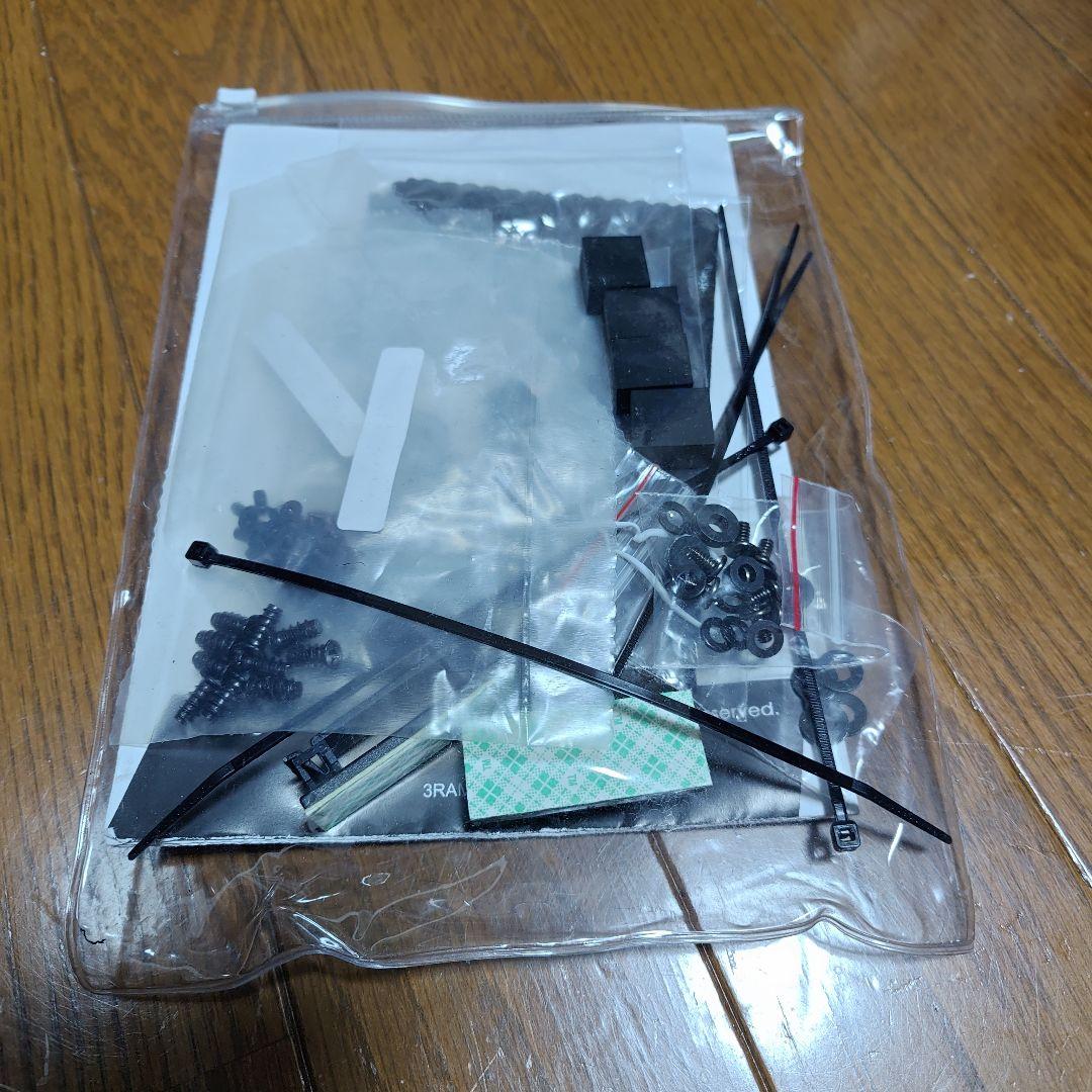 In Win 805 ゴールド サイドガラス PCケース
