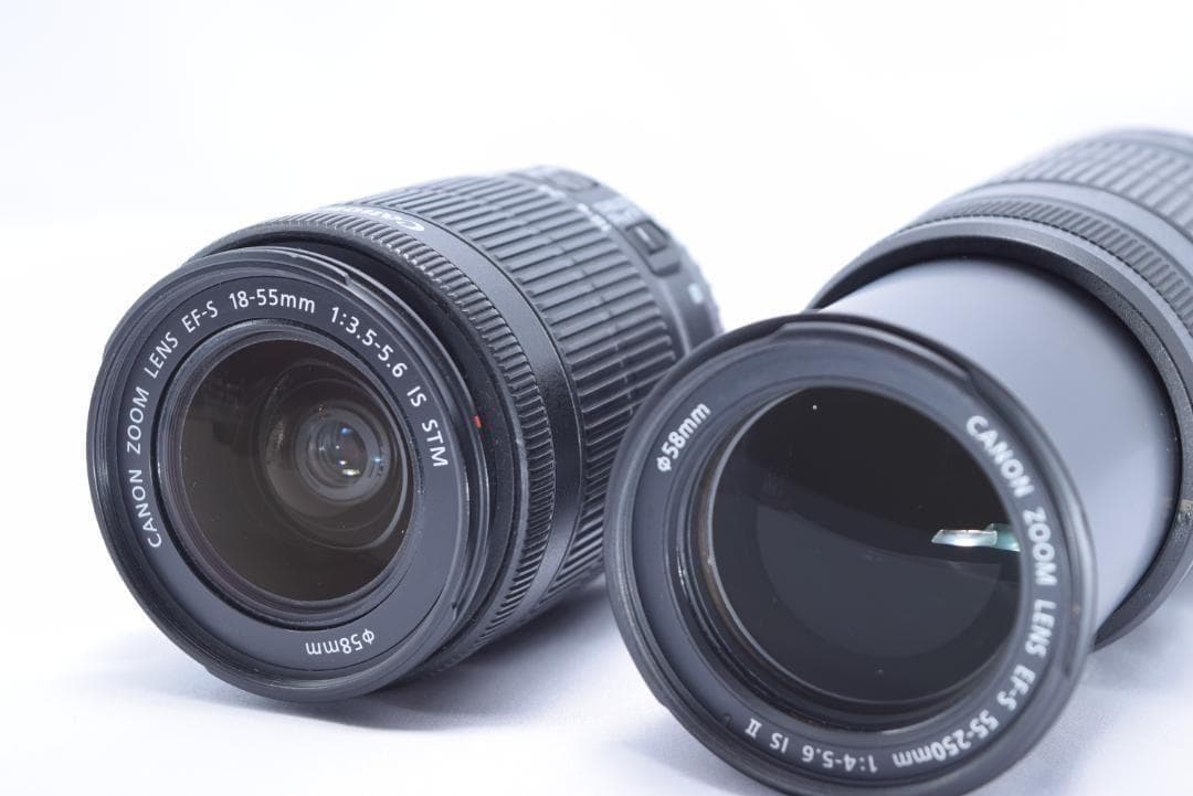 Canon EOS kiss X7 Ｗレンズキット バッテリー2個、バック付き✨