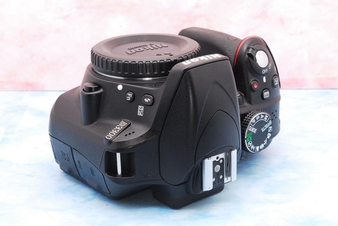 Nikon D3300☆一眼レフカメラ☆バッグ付☆美品＆S数少☆初心者向け