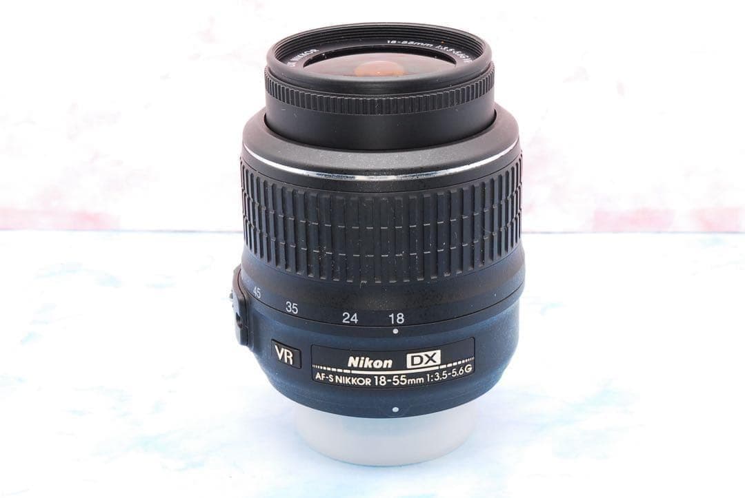Nikon D3300☆一眼レフカメラ☆バッグ付☆美品＆S数少☆初心者向け