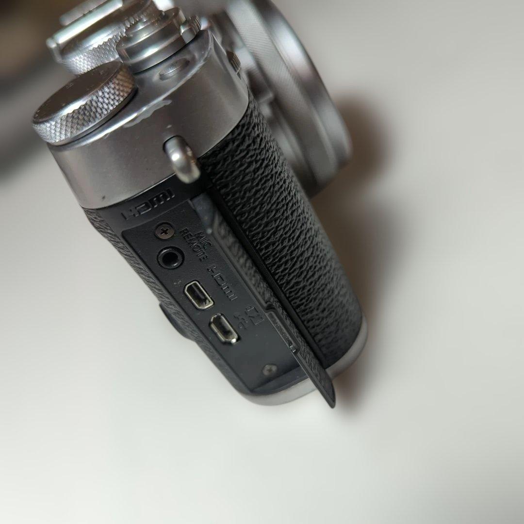 美品✨️　Fujifilm X100F　富士フィルム コンデジ　バッテリー2個