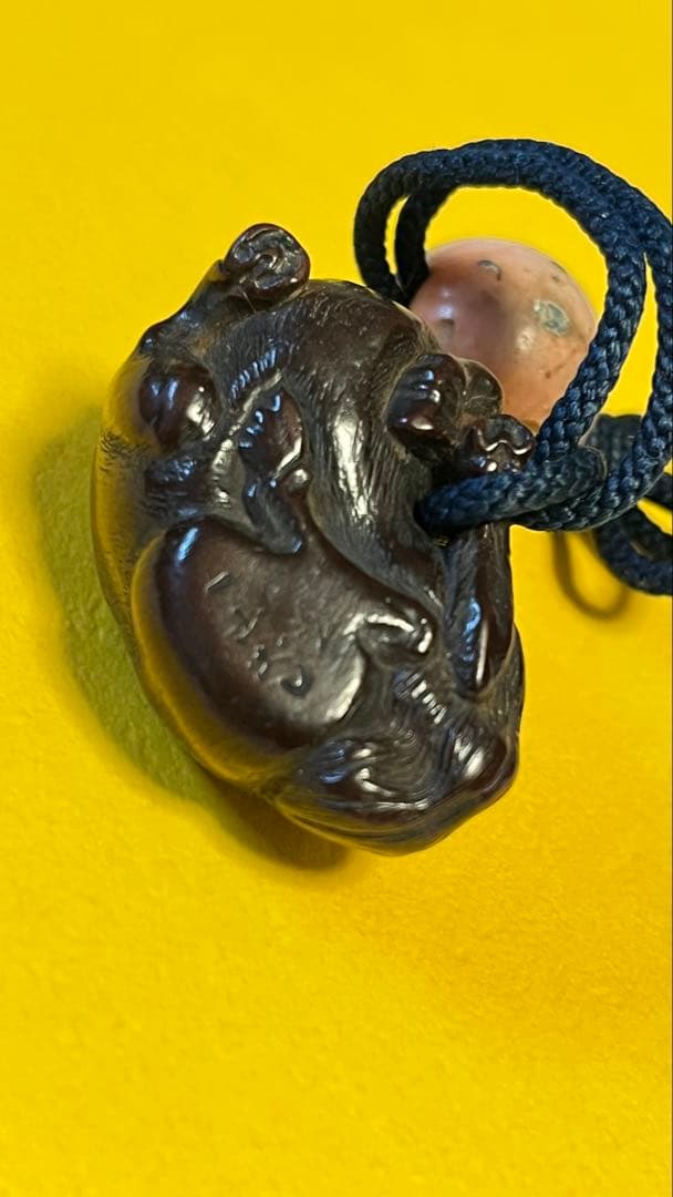 古代根付の名工一山作 木製馬の根付