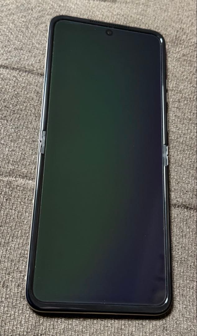 Motorola razr 50s 8GB/256GBサンドクリーム