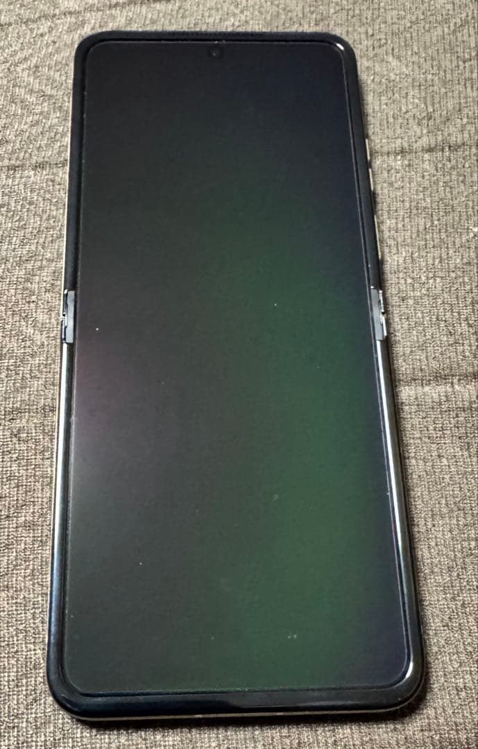 Motorola razr 50s 8GB/256GBサンドクリーム