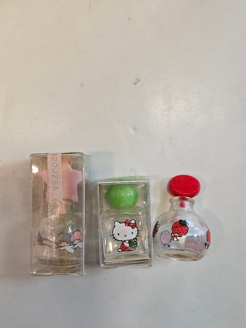 即購入可　SANRIO　ミニ香水ボトル 3本　昭和レトロ　サンリオ　キキララ