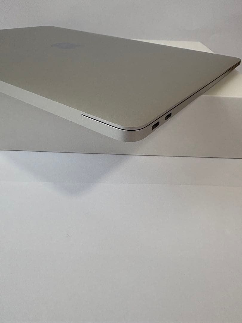 MacBook Air M1 8GBメモリ 512GB