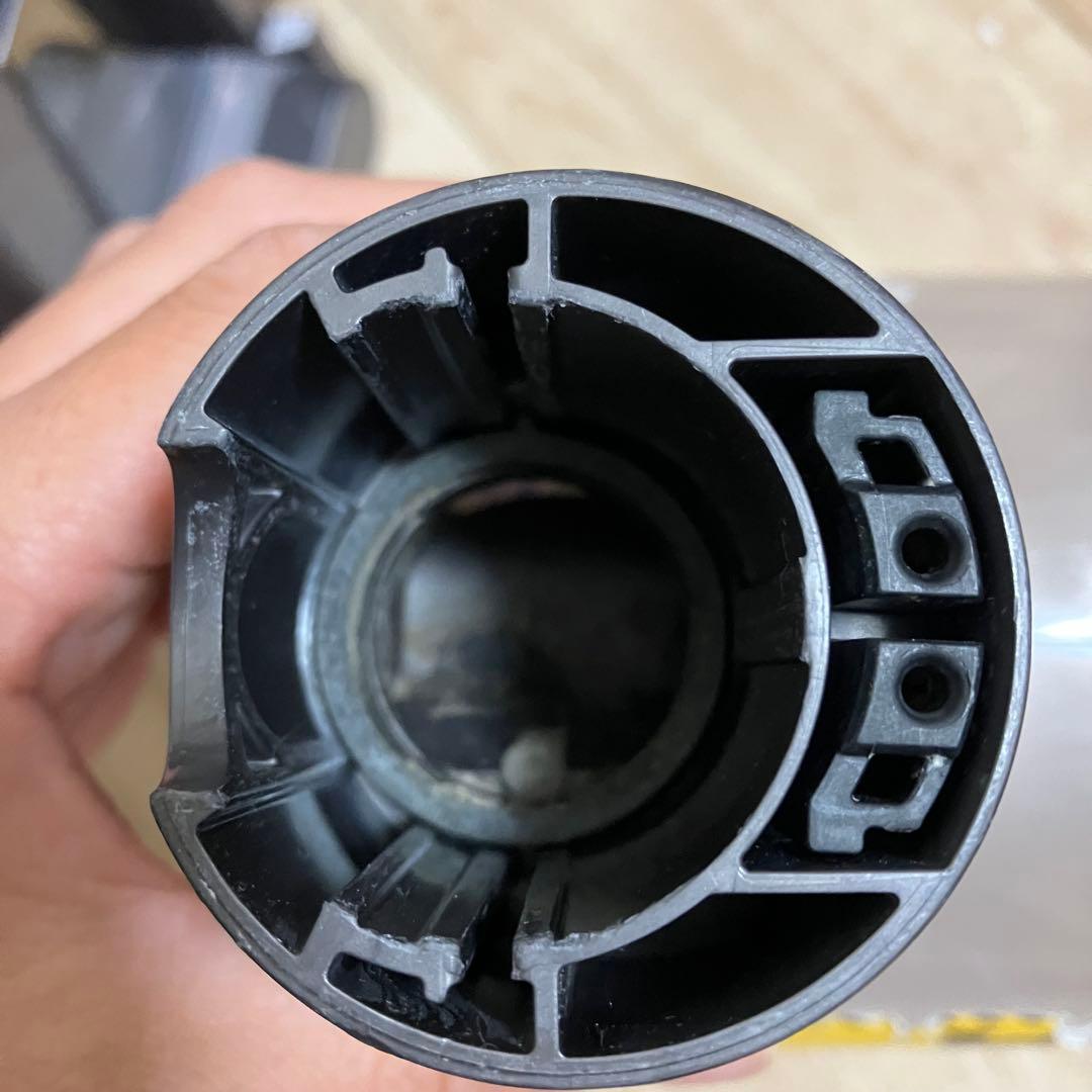 ダイソン掃除機 V8 本体 コードレスクリーナー