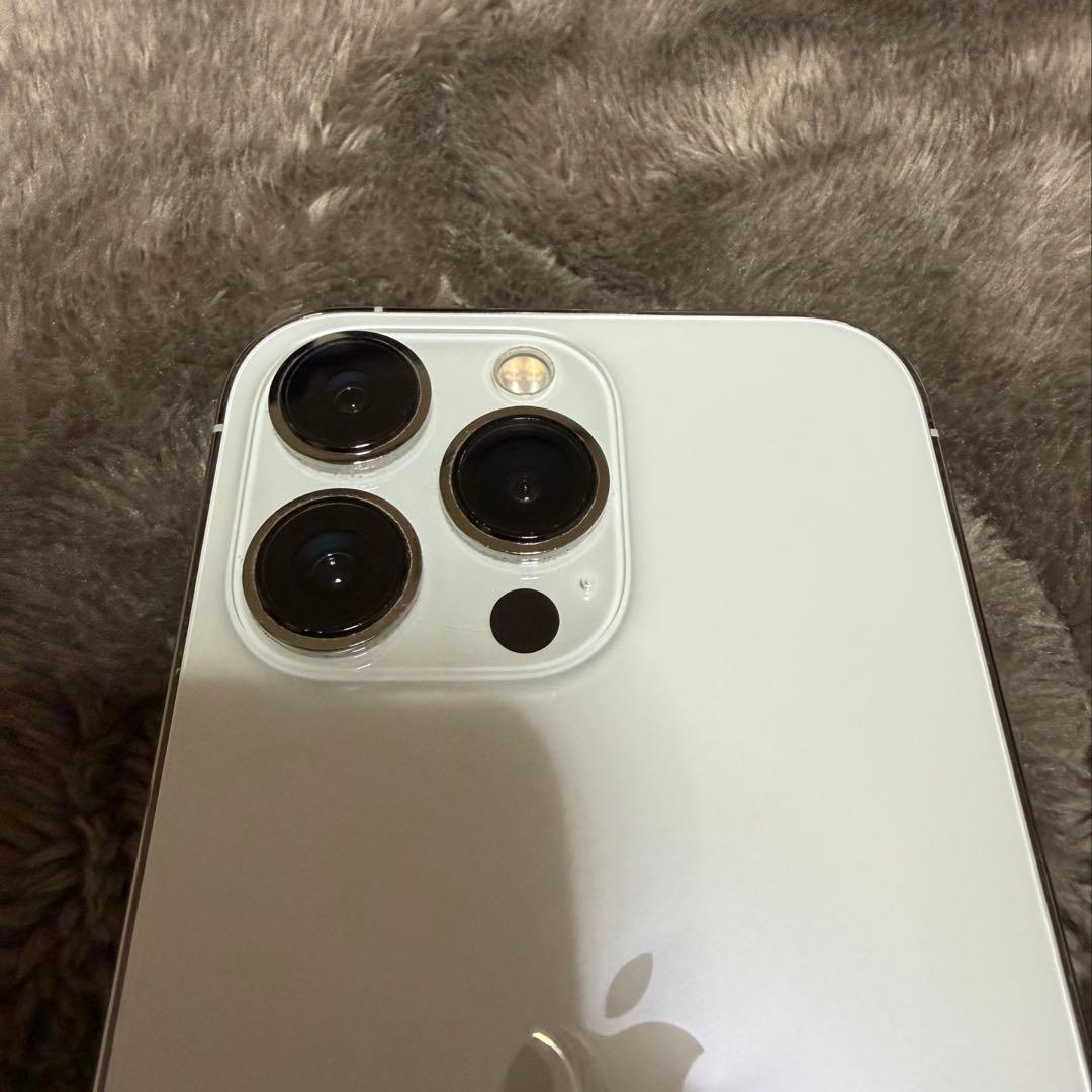 iPhone13proシルバー 256GB SIMフリー　付属品あり　美品