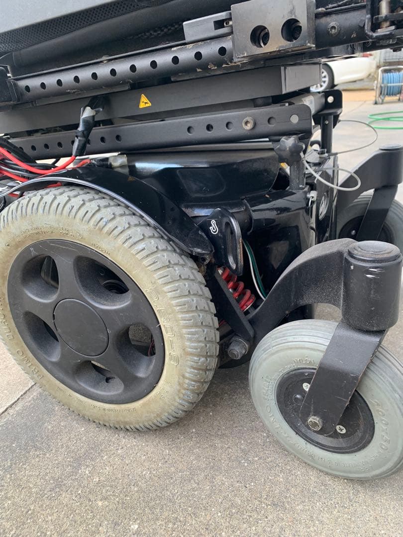 電動車椅子 QUICKIE PULSE6 充電器なし