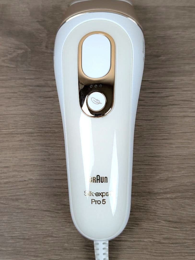 【極美品】BRAUN 光脱毛器 Silk-expert Pro 5 ブラウン