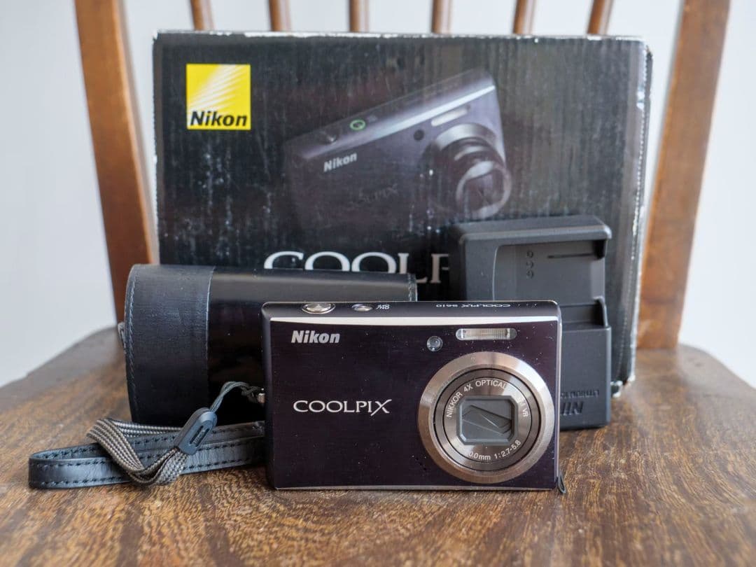 nikon　ニコン　coolpix s610 オールドコンデジ