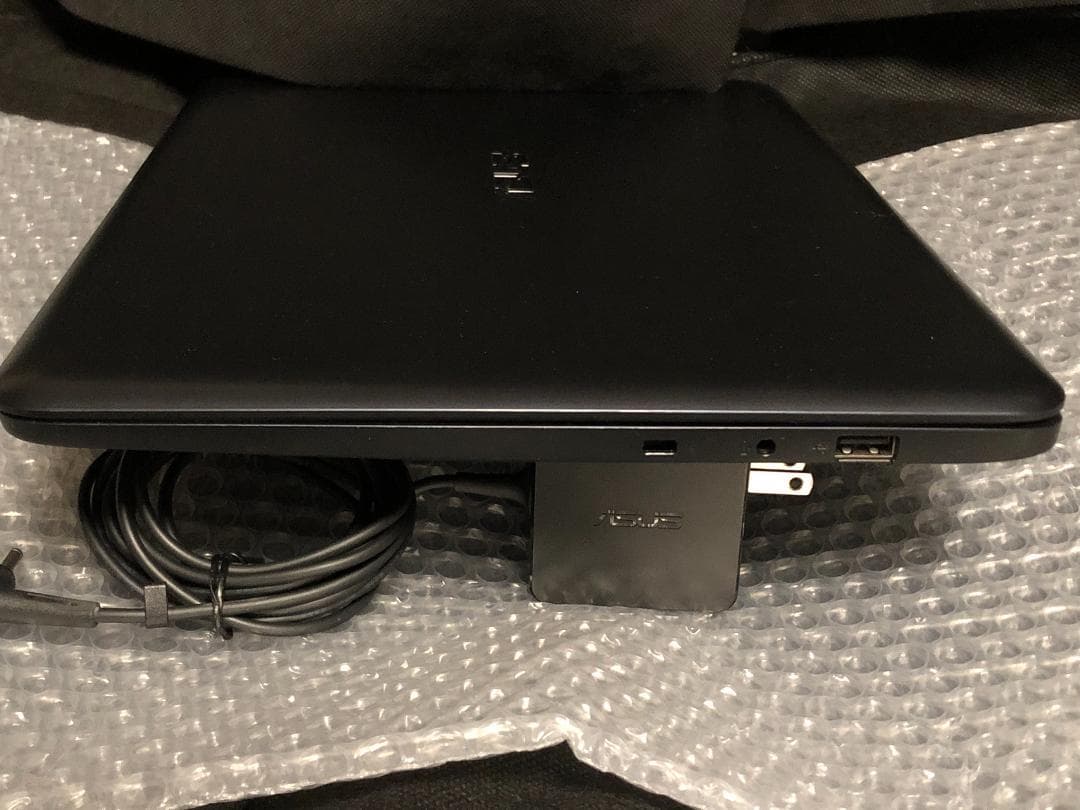 ASUS E14 E402WA・32GB+SSD-256GB・2018年モデル②