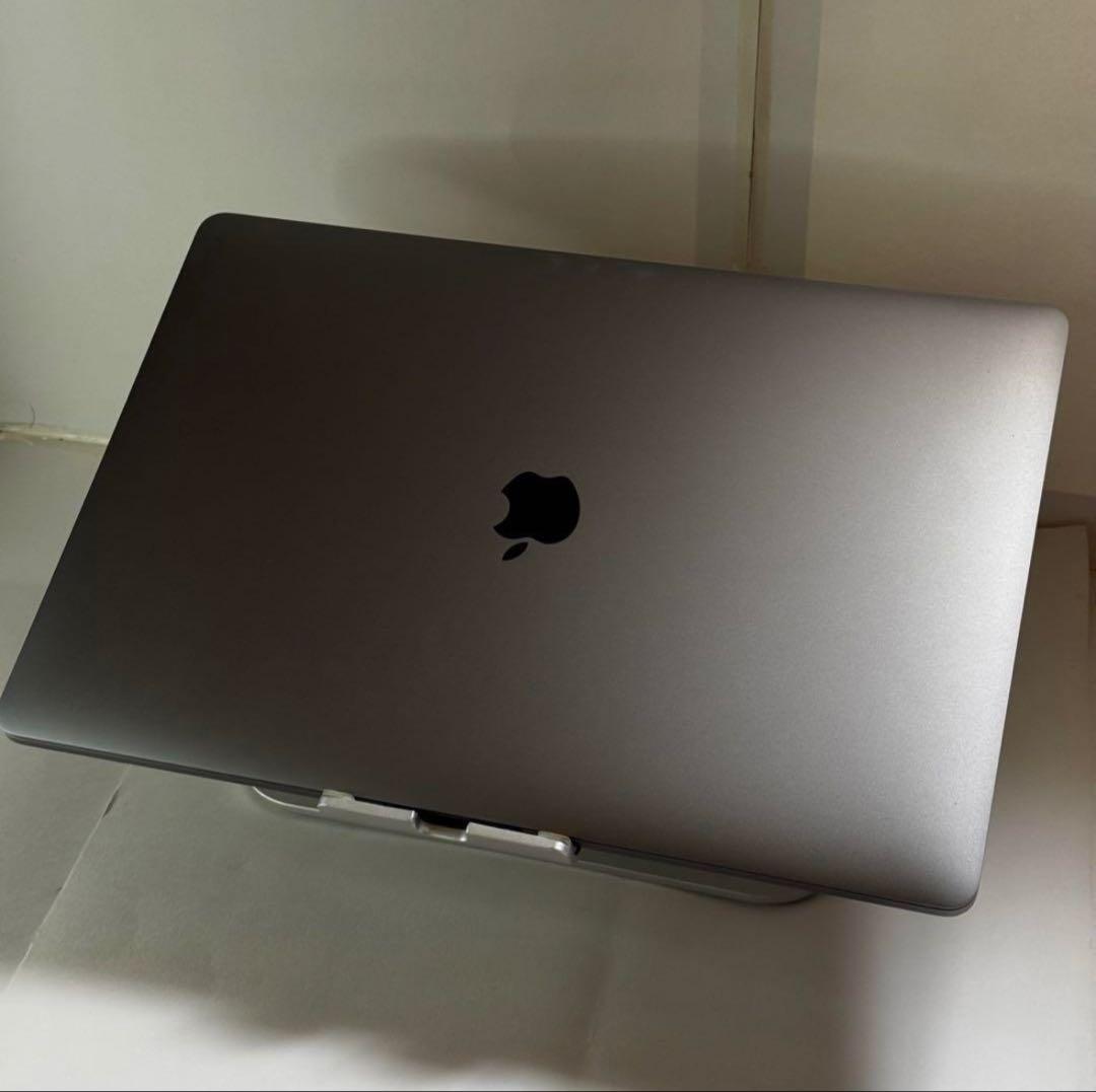 大画面MacBook Pro 15㌅ i7/16G/256G/AMDRareon