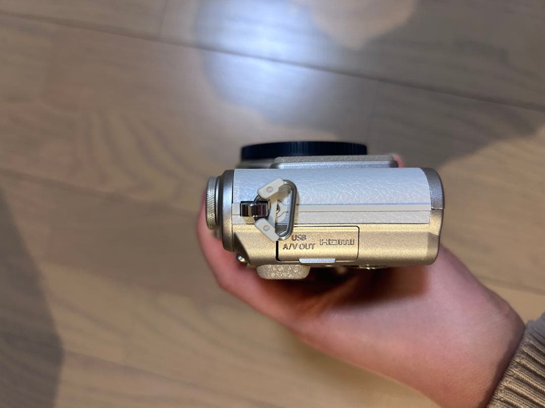 OLYMPUS PEN E-PL8 ミラーレス一眼