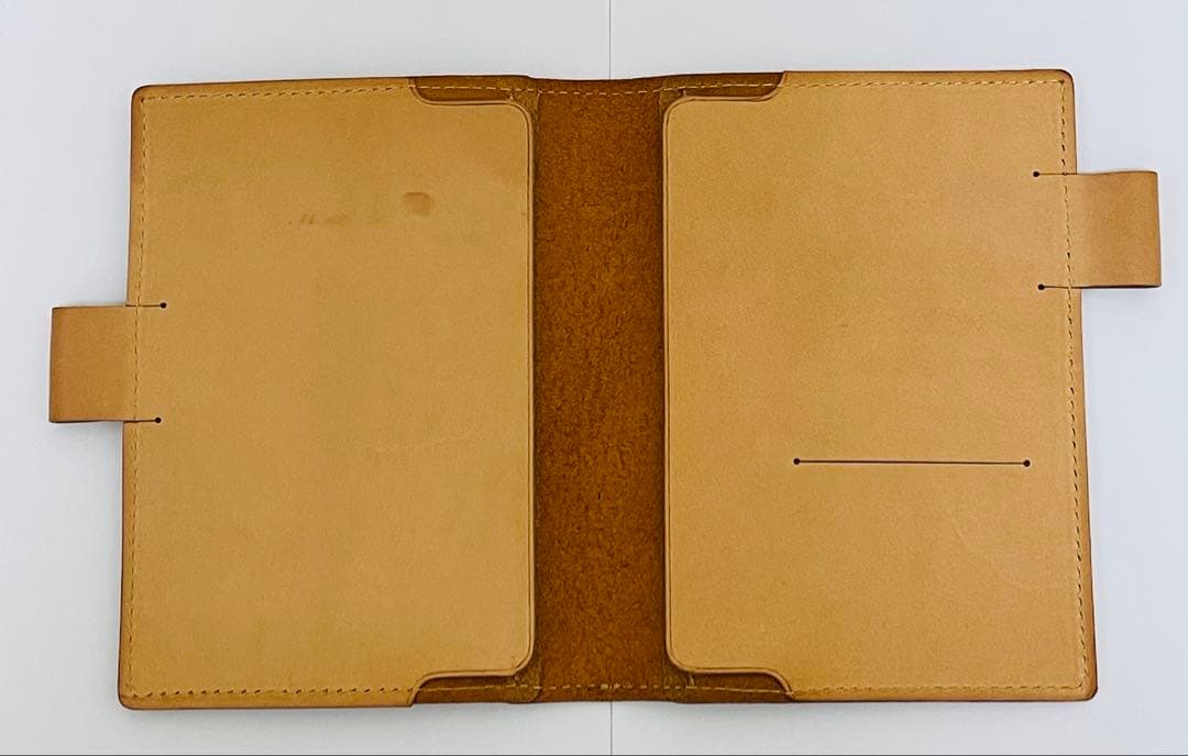 【未使用品】本革 LALUCEラルーチェ手帳カバー