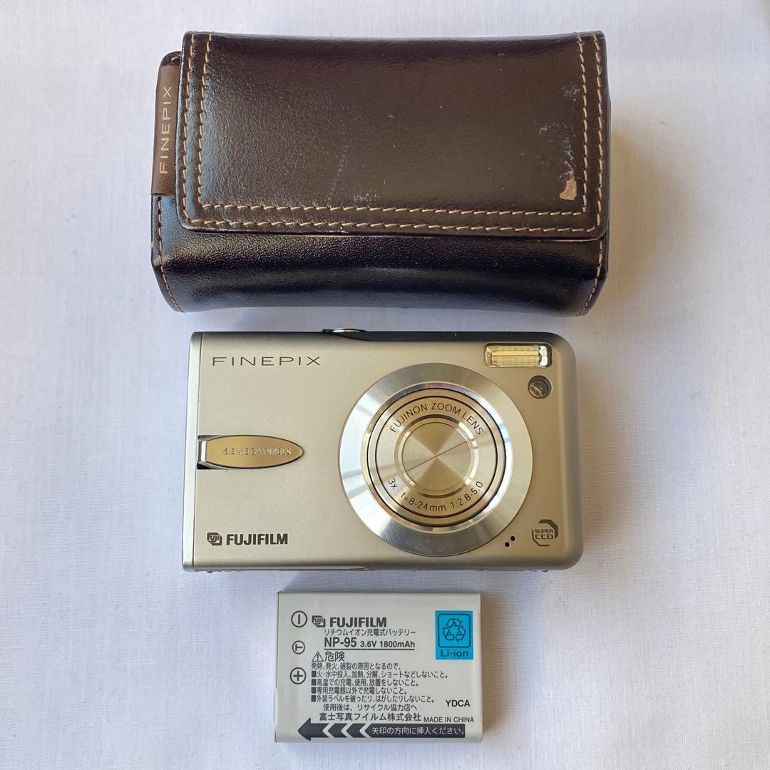 富士フイルム FinePix F30 シルバー デジカメ 中古 動作確認済み