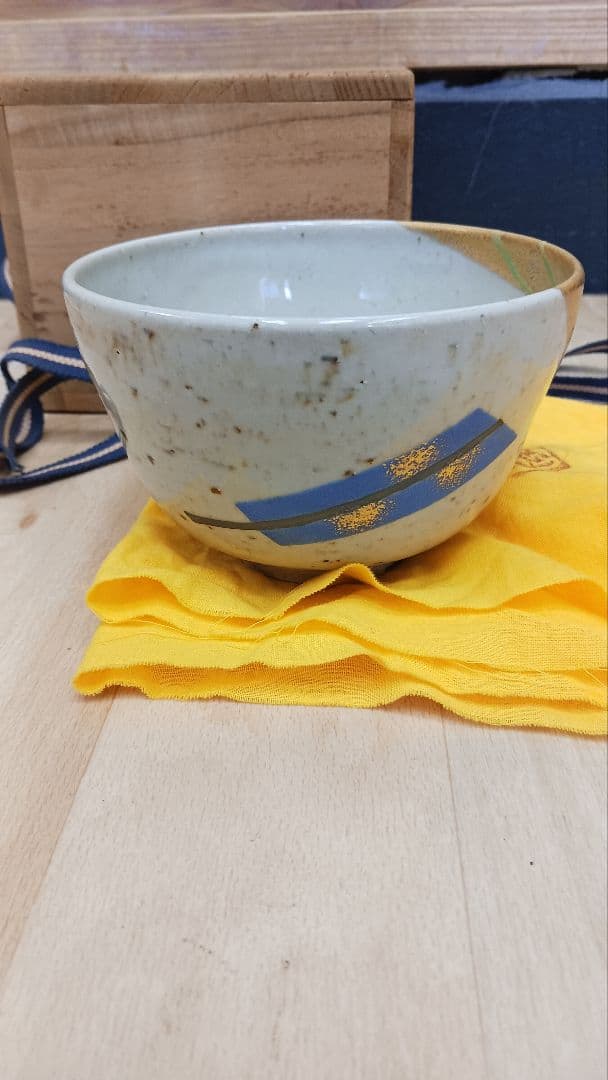 九谷寿山窯　【中嶋健一】　扇文金彩茶碗　茶道具　茶碗　共箱　共布　現代美術
