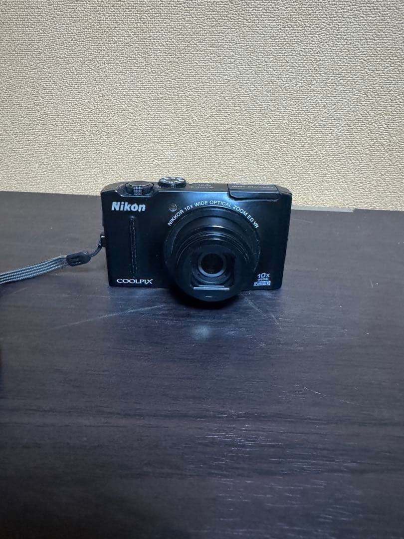 ニコン　COOLPIX S8100 本体、バッテリー　充電ACアダプター他