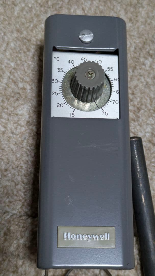 Honeywell製の変調温度コントローラー（型番：T991A1061）