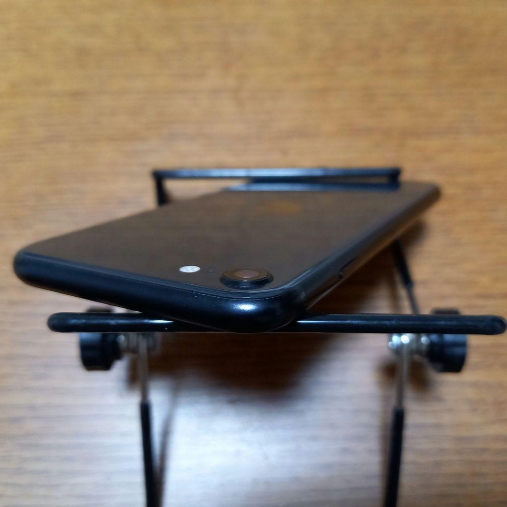 ⑤iPhone SE2 64GB ブラック