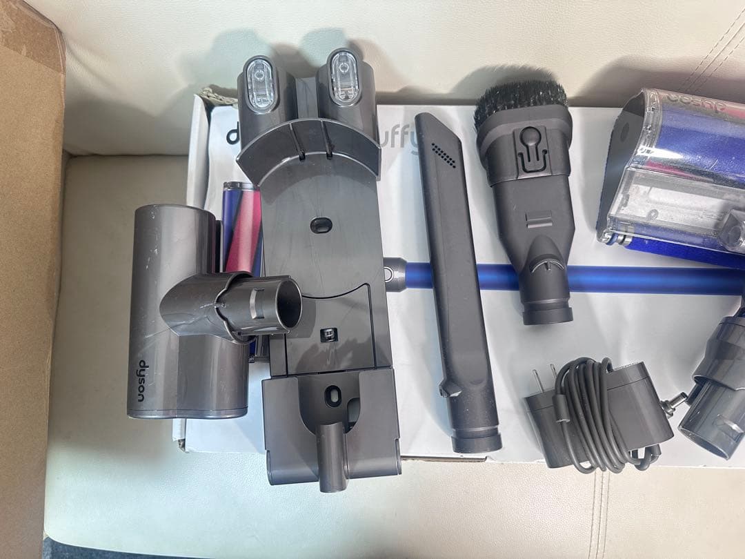 dyson sv09 (Dyson V6 Fluffy) コードレス掃除機