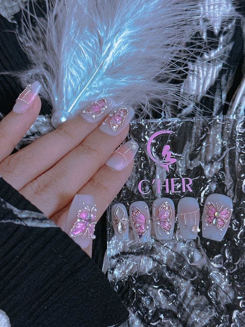 C'HER蝶々ネックレスハンドメイドネイルチップ