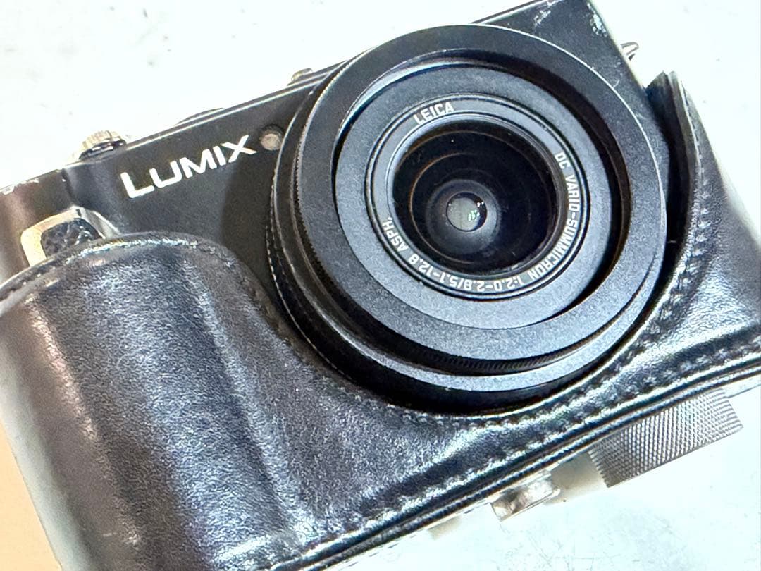 LUMIX DMC-LX3【防湿庫保管】革ケース・ワイコン予備バッテリー付