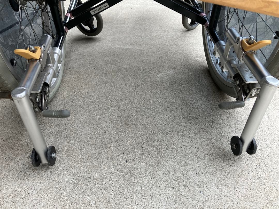 車椅子　子供用　テーブル付