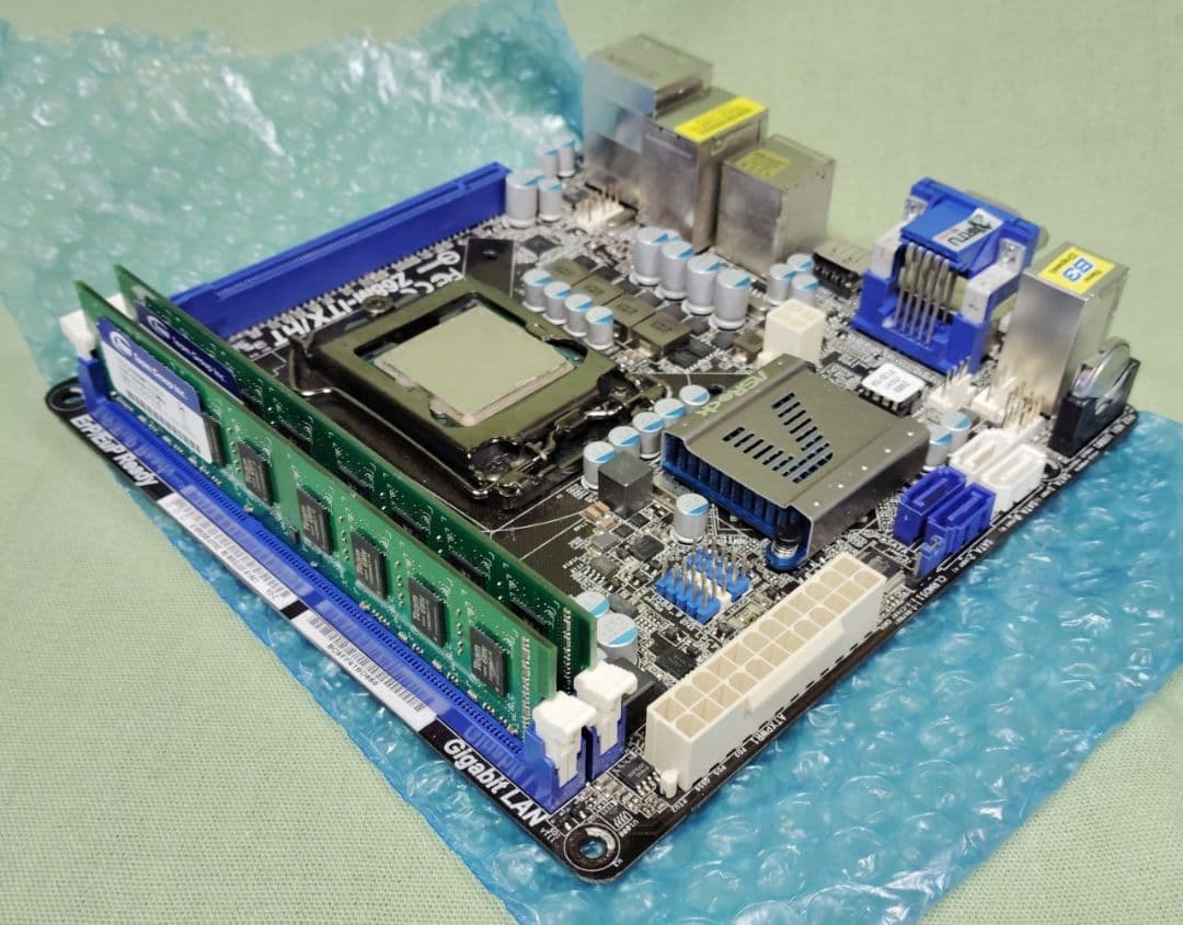 ITX ASRock Z68-ITX Core i7 LGA1155 マザー