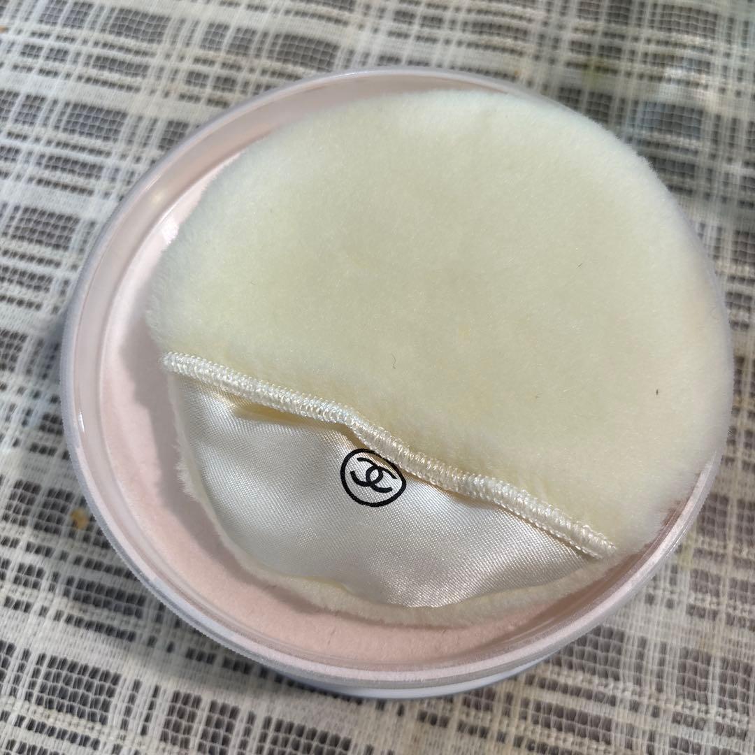シャネル　CHANEL POUDRE APRES BAIN バスパウダー