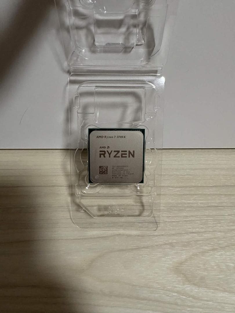 ＜未使用純正クーラー付属＞AMD Ryzen 7 3700X CPU