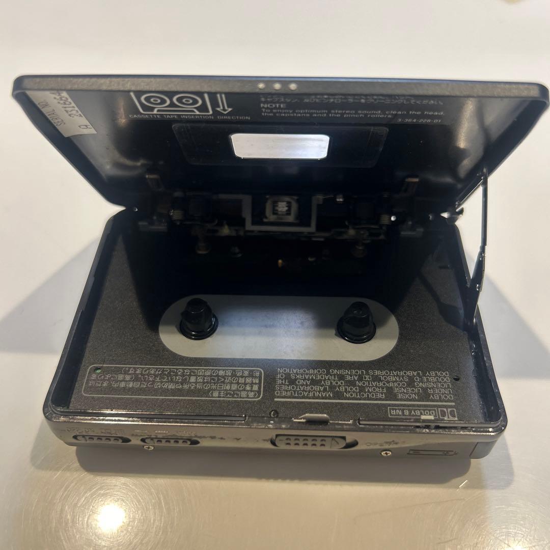 Panasonic とSony のカセットプレイヤー