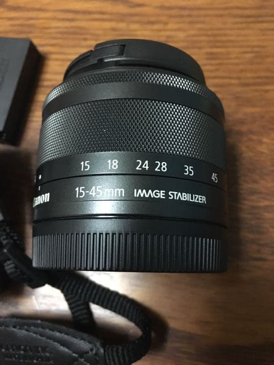 Canon EOS KISS M EF-M15-45 IS STM レンズキッ…