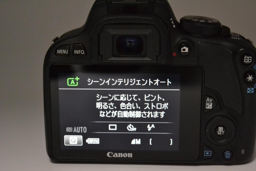 ■ 美品 ■ キャノン　Canon Kiss X7 ダブルズームキット 元箱付
