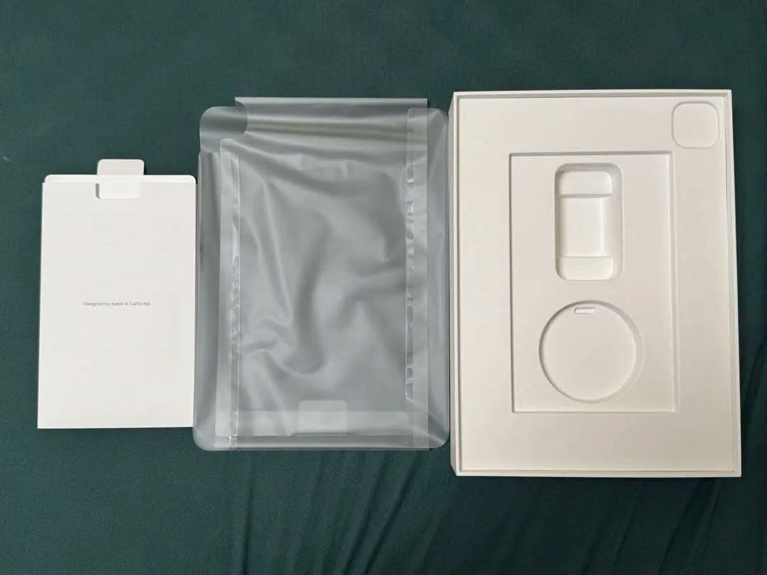 Apple iPad Pro 11インチ Apple純正カバー付き