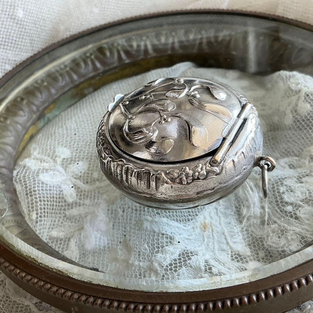 フランスアンティーク　ヤドリギ　ピルケース　シルバープレート　検：すずらん