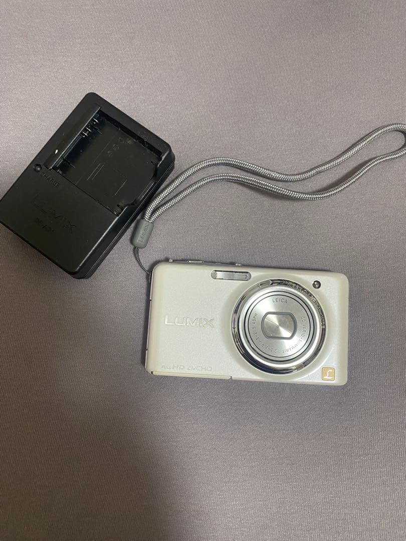 美品　LUMIX デジタルカメラ DMC-FX77