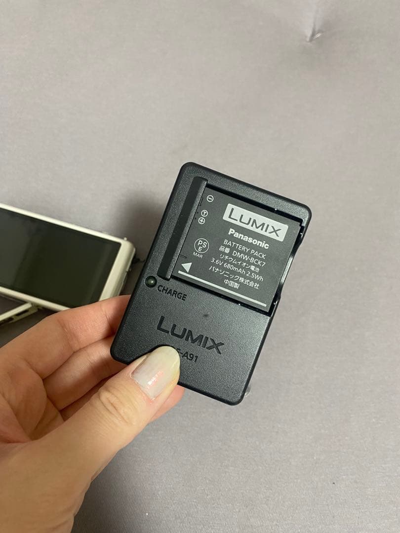 美品　LUMIX デジタルカメラ DMC-FX77