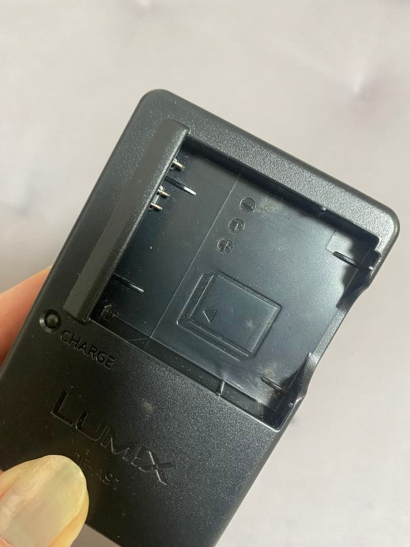 美品　LUMIX デジタルカメラ DMC-FX77