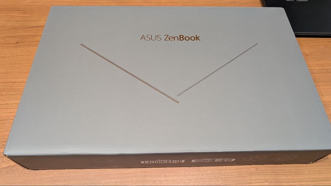 ASUS ZenBook 14インチ UM425IA-AM16TS