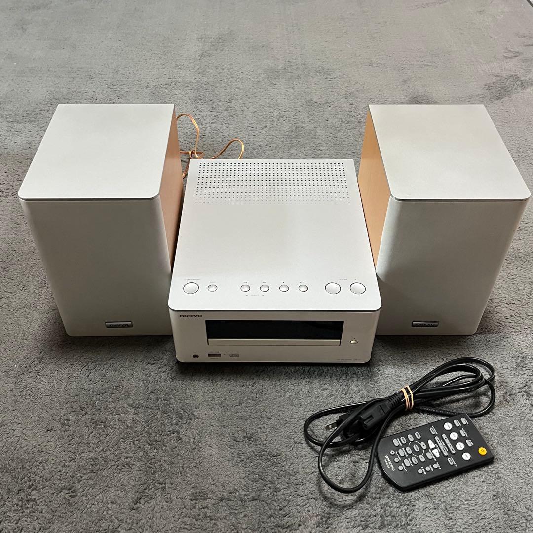 美品 中古 ONKYO コンポ X-U1(W) [ホワイト] 動作確認済み