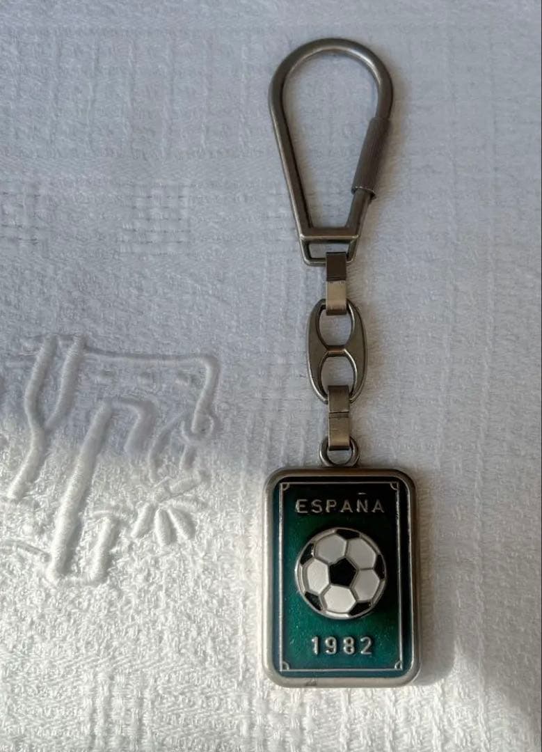 希少　ヴィンテージ　キーホルダー　1982年　スペイン　W杯　サッカー