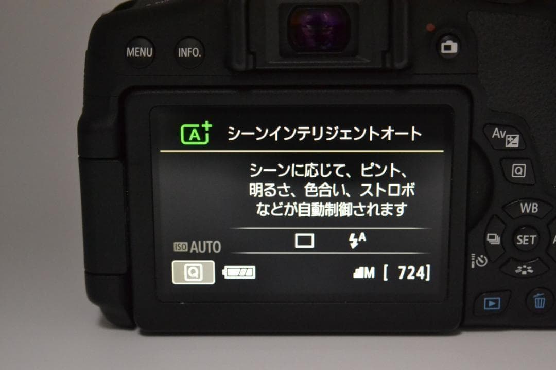 ■ 美品 ■ キャノン　Canon Kiss X8i レンズキット