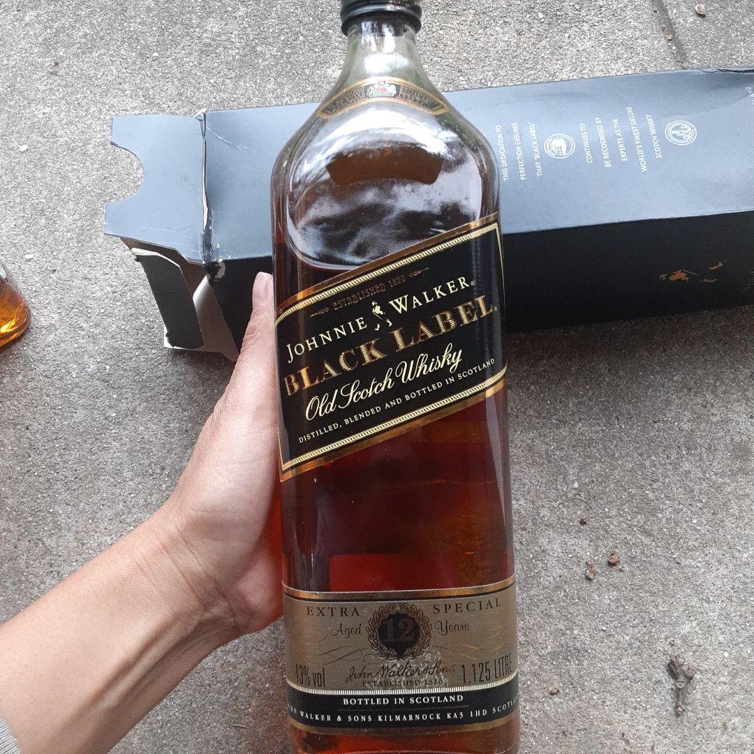 ジョニーウォーカー ブラックラベル 12年 1.125L 古酒　90年代